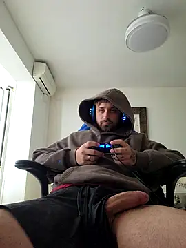 omarito100 online show from April 18, 8:05 am