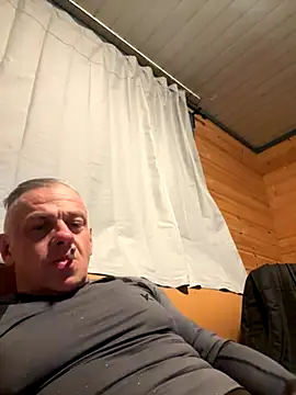 JakubW79 online show from October 26, 6:26 am