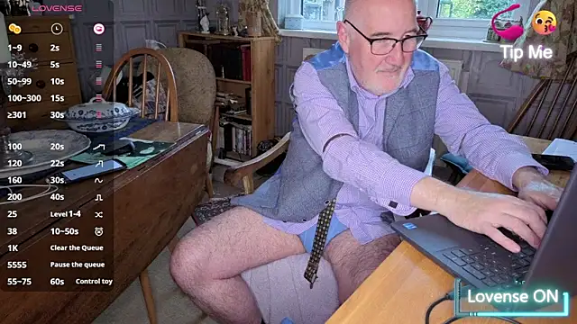 Adamdaddybear online show from November 6, 2:53 pm