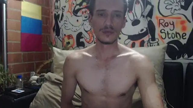 roystonee01 online show from October 28, 1:41 am