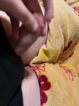 Snapshot of Max_2515 chatting on December 23, 1:35 pm Max 2515 online show from December 23, 1:35 pm