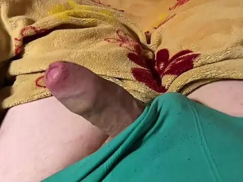 Snapshot of Max_2515 chatting on February 15, 12:54 pm Max 2515 online show from February 15, 12:54 pm