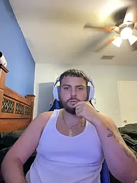 Snapshot of MasterKvn chatting on December 16, 5:49 am MasterKvn online show from December 16, 5:49 am