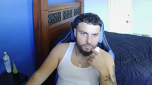 Snapshot of MasterKvn chatting on February 26, 6:11 pm MasterKvn online show from February 26, 6:11 pm