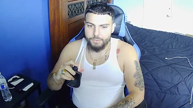 Snapshot of MasterKvn chatting on March 5, 5:39 pm MasterKvn online show from March 5, 5:39 pm