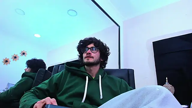 Loggan donnelly online show from January 21, 9:46 pm