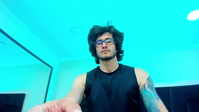 Loggan donnelly online show from January 31, 9:05 pm