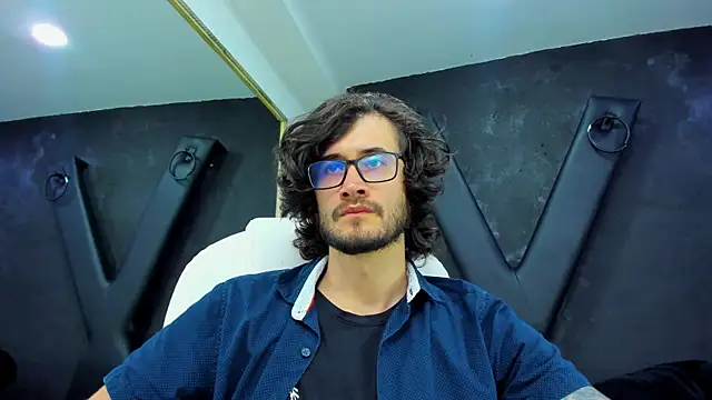 Loggan donnelly online show from March 19, 8:22 pm