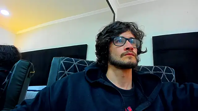 Loggan donnelly online show from February 21, 9:00 pm