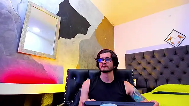 Loggan donnelly online show from December 10, 8:16 pm