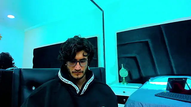 Loggan donnelly online show from December 7, 9:11 pm