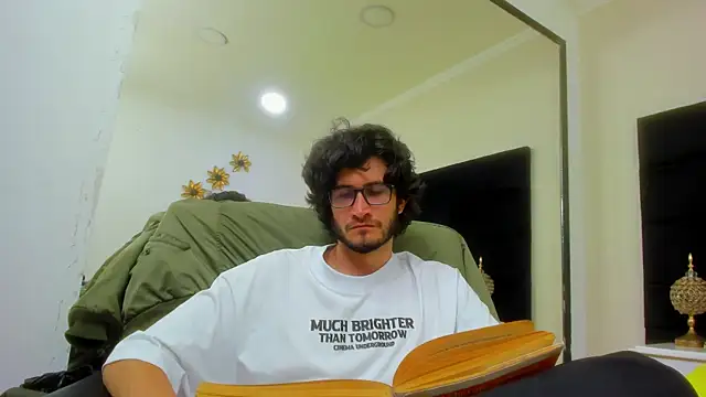 Loggan donnelly online show from January 2, 8:46 pm