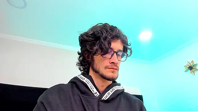 Loggan donnelly online show from February 7, 9:48 pm