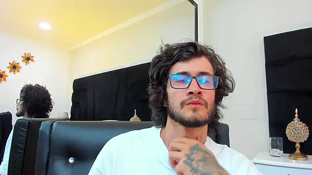 Loggan donnelly online show from March 3, 9:01 pm