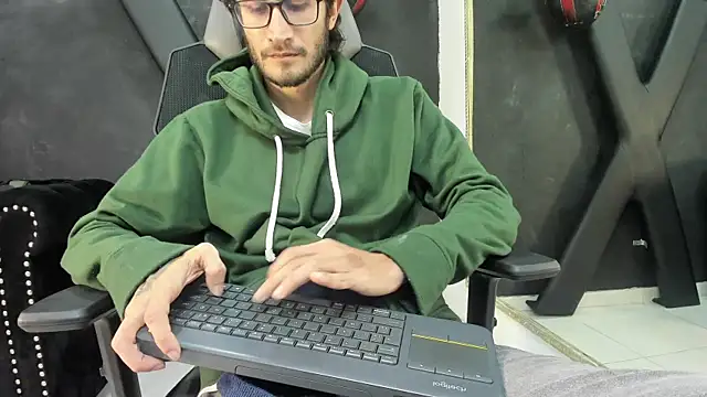 Loggan donnelly online show from October 12, 8:14 pm