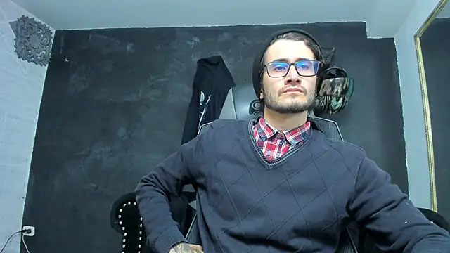 Loggan donnelly online show from September 30, 10:24 pm