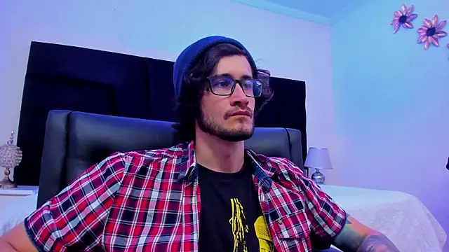 Loggan donnelly online show from January 23, 8:13 pm