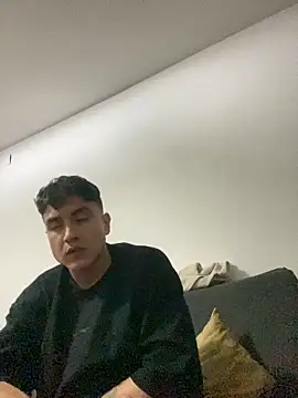 LCarreraa online show from February 1, 7:26 am