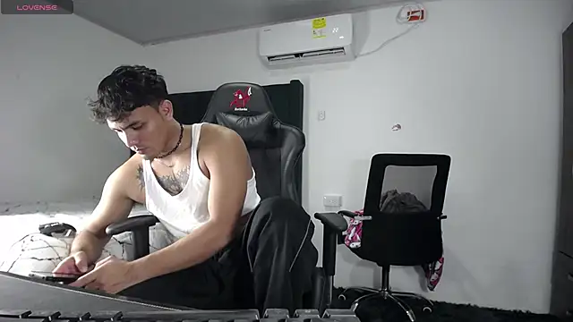 man dur07 online show from December 10, 9:22 pm