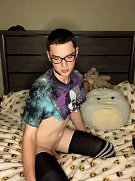 YourFavTwinkie online show from October 17, 7:01 am