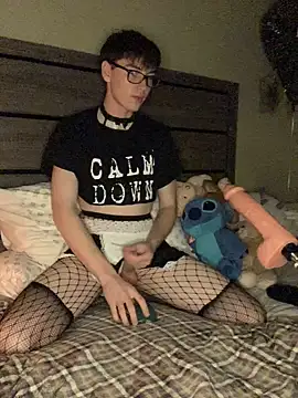 YourFavTwinkie online show from January 5, 10:43 am