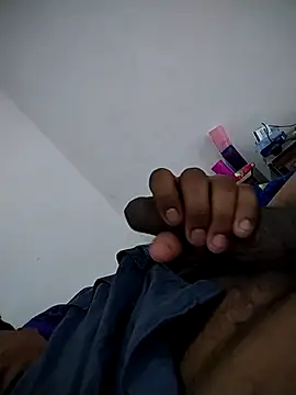 rleon998 online show from July 14, 1:39 pm