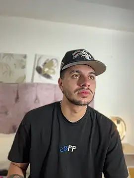 Amadeo Wild online show from April 12, 4:04 am