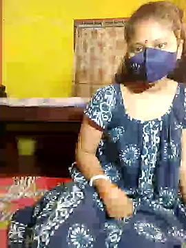 Snapshot of indiancouple09 chatting on February 2, 12:09 am indiancouple09 online show from February 2, 12:09 am