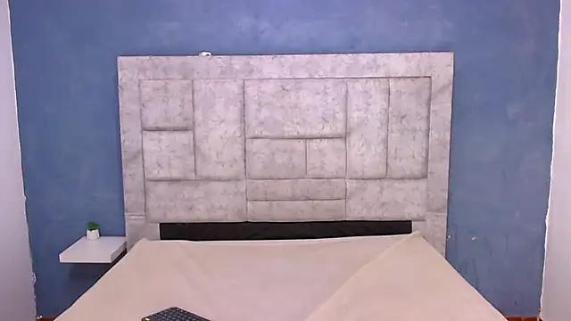 Snapshot of Eban_Dustan chatting on December 6, 7:56 pm Eban Dustan online show from December 6, 7:56 pm