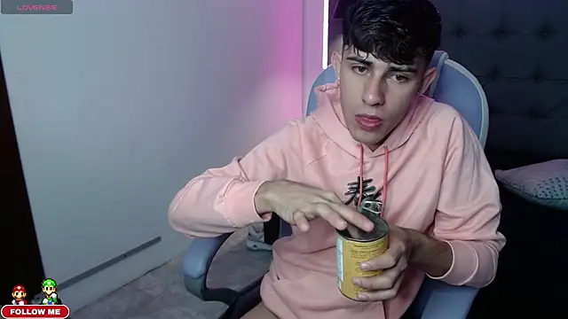 Dyla n18 online show from December 10, 11:42 pm