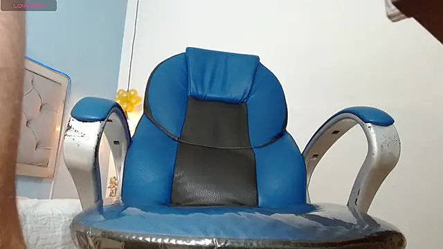 Dyla n18 online show from December 9, 11:41 pm