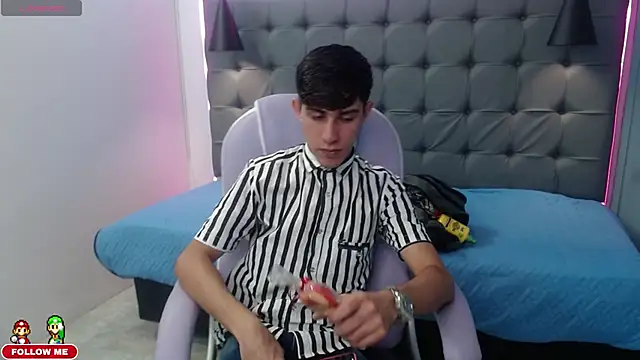 Dyla n18 online show from December 23, 11:28 pm