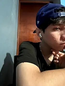 Omaaaaaaa00001 online show from November 7, 4:21 pm