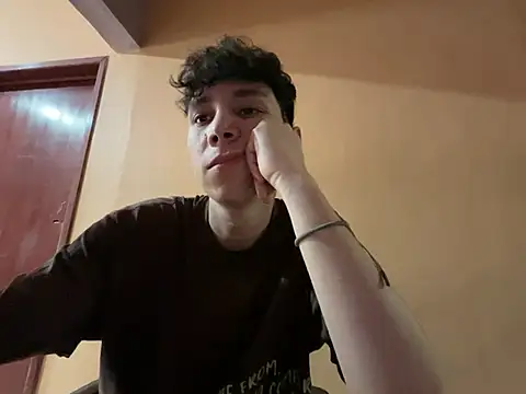 Omaaaaaaa00001 online show from February 7, 7:27 pm