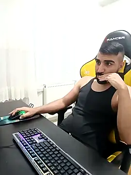 Snapshot of SertSikici022 chatting on December 17, 10:11 pm SertSikici022 online show from December 17, 10:11 pm
