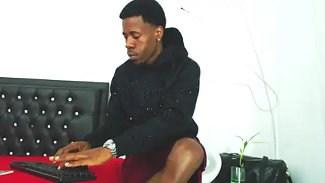 Damian hart 24CM online show from April 5, 2:52 am