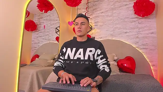 Aron Bolt online show from February 16, 12:14 pm