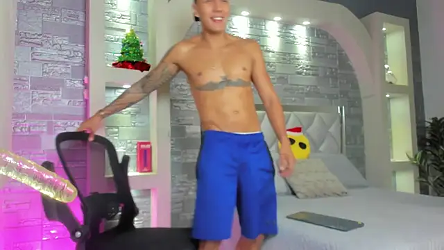 Aron Bolt online show from December 25, 3:28 pm