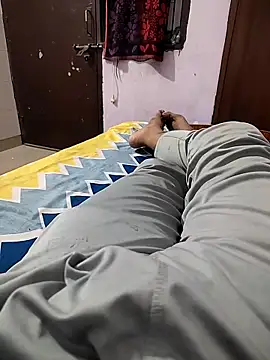 delhiboyooo online show from October 3, 3:39 pm