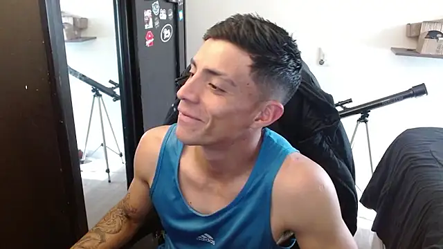 kv   xxx  online show from April 14, 7:35 pm