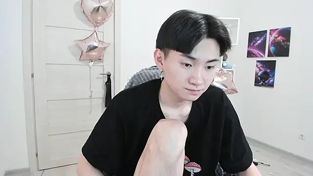 Miram Yu online show from February 23, 9:36 pm