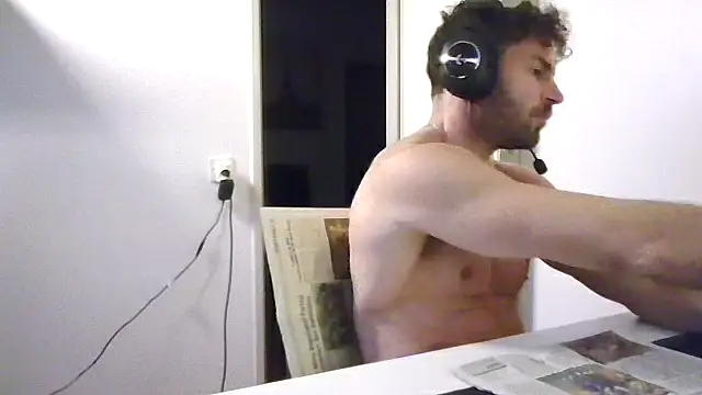 alpha-hunk online show from December 21, 3:42 pm