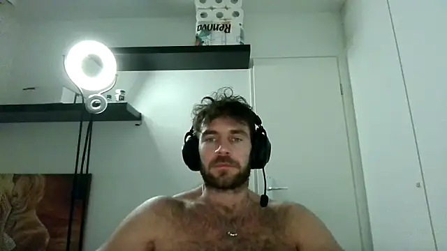 alpha-hunk online show from December 3, 4:13 pm