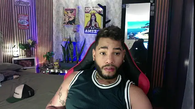 Chris Gatito online show from March 11, 7:43 pm