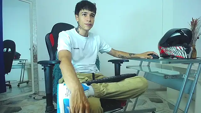 Zacktk7 online show from January 6, 9:00 pm