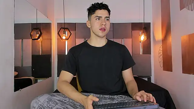 LiamNovak online show from February 15, 12:57 pm