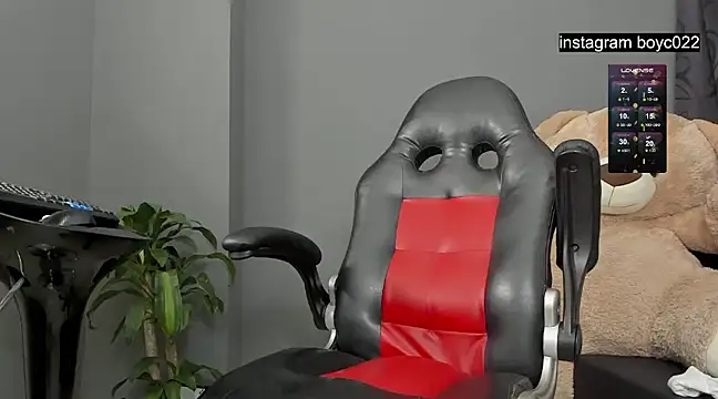 boyc022  online show from February 3, 2:36 am