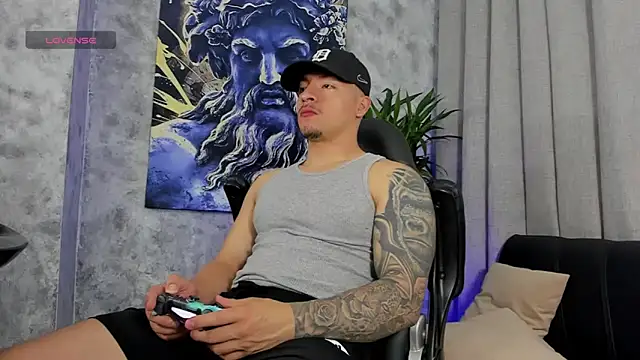 boyc022  online show from February 1, 11:36 pm