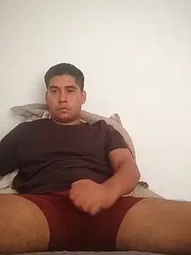 estudiante69 online show from December 29, 3:13 pm