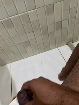 rodrigo21Cm  online show from February 23, 5:50 am